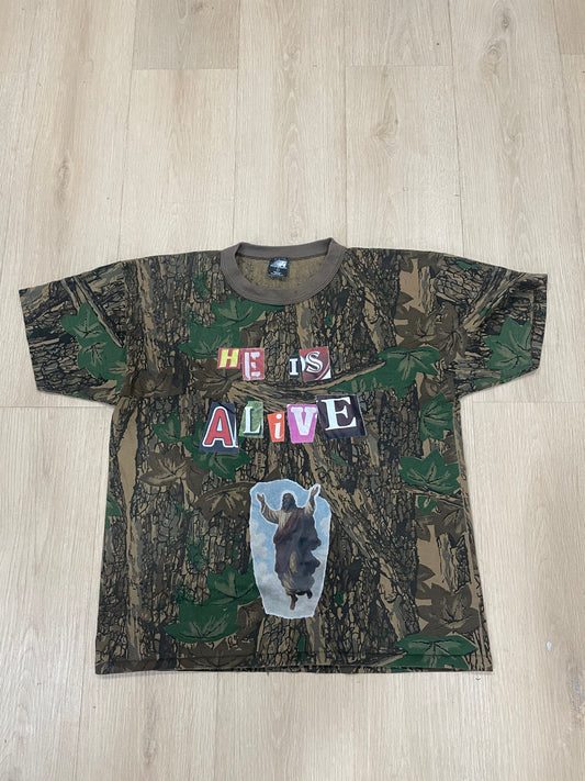 "He is Alive" Vintage Camo Tee - ALTAMAR