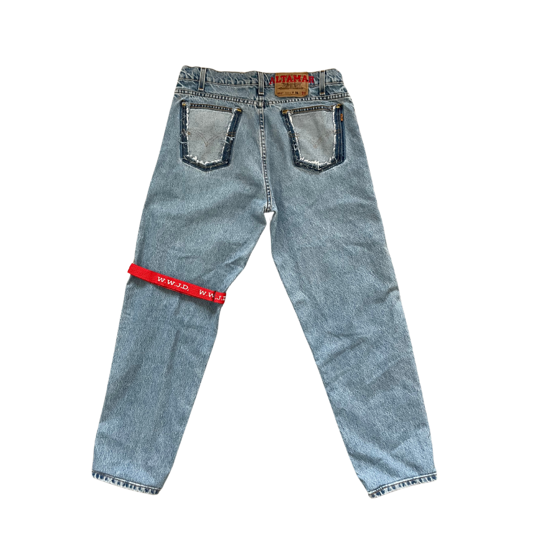 90's Levi's 550 Cropped Fit Light Wash WWJD jeans - ALTAMAR.LIFE