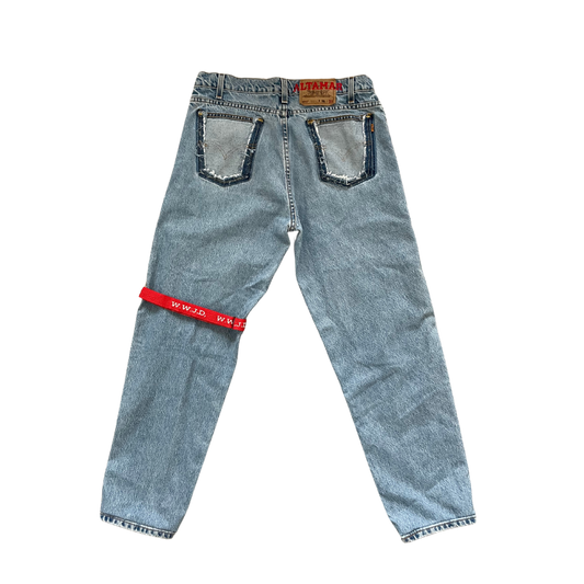 90's Levi's 550 Cropped Fit Light Wash WWJD jeans - ALTAMAR.LIFE